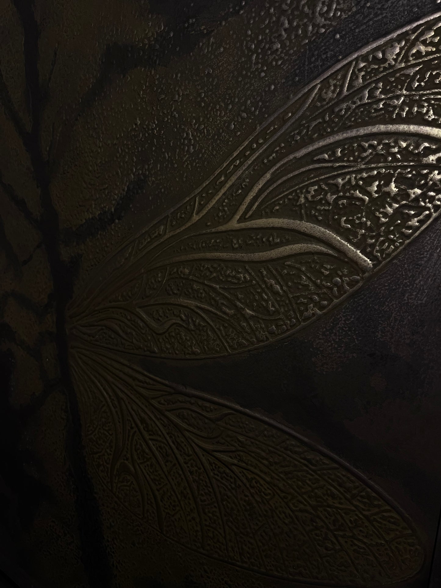 paveikslas su sparnais, skystas metalas,menas, paveikslas, interjero detale, modernus sienu dekoras, www.tamaradeko.lt tamara Deko , metalo paveikslas, premium dizainas, dizainas, namu paveikslas,