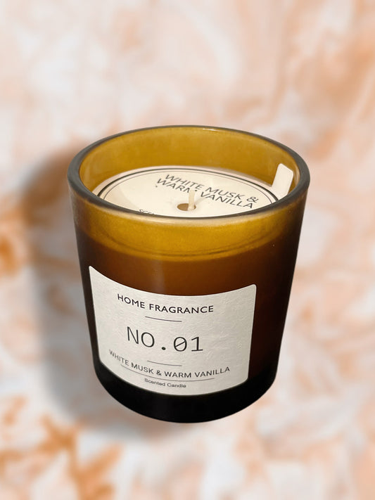 Žvakė- NO. 01 – White Musk & Warm Vanilla