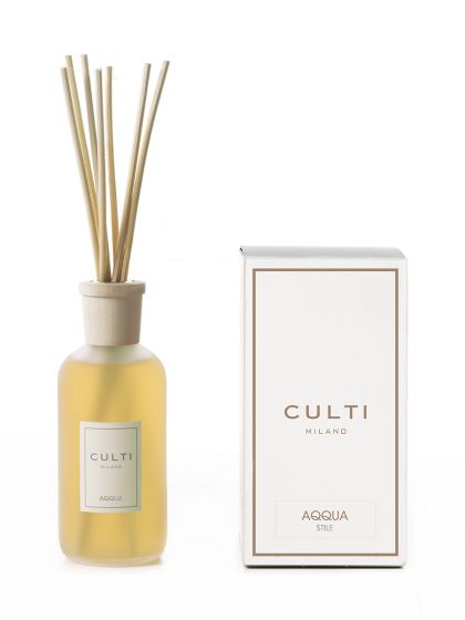 CULTI Milano Aqqua prabangus baltas namų kvapo difuzorius su baltomis lazdelėmis, sandalmedžio ir bergamotės aromatas, tamaradeko.lt