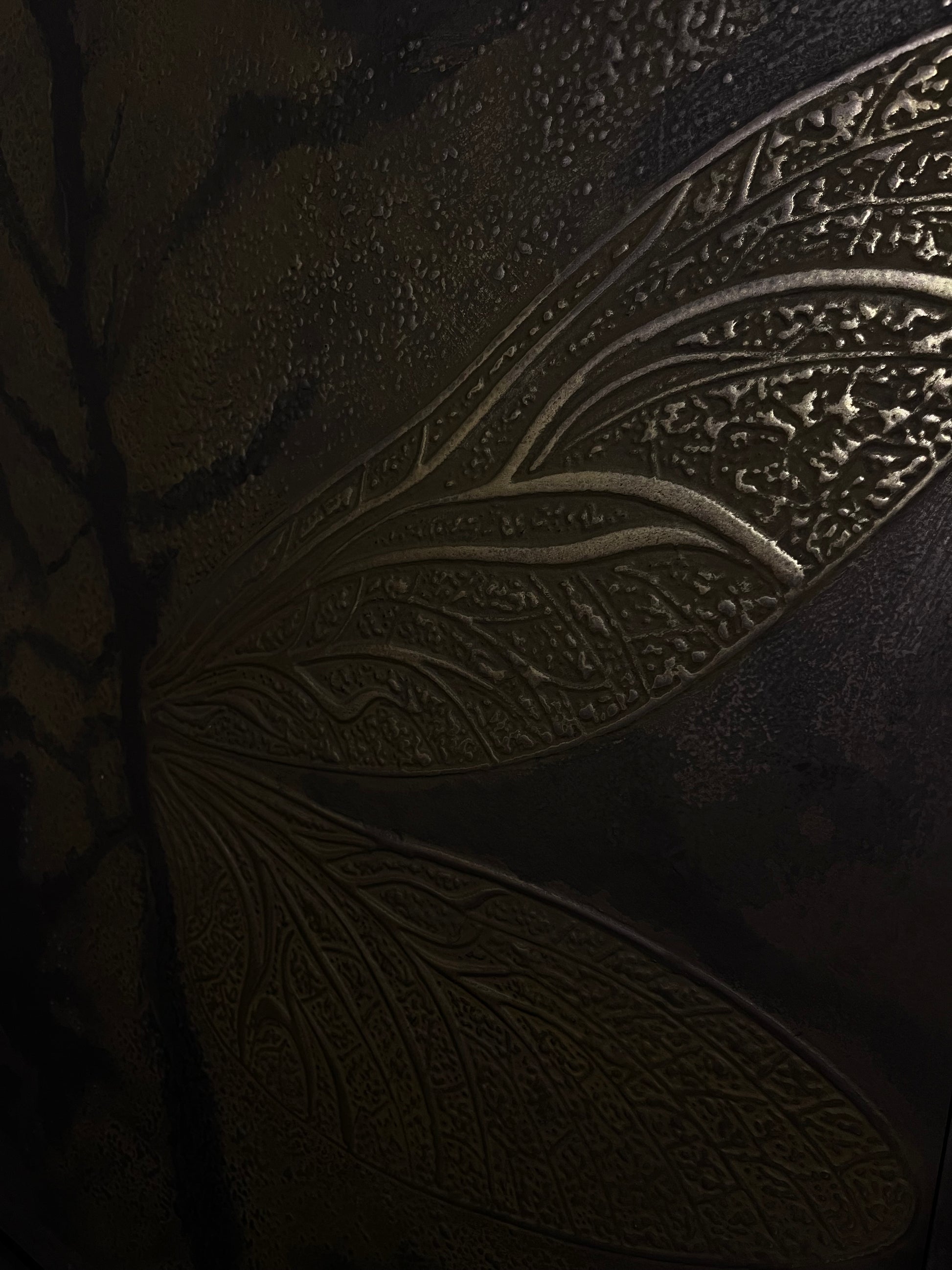 paveikslas su sparnais, skystas metalas,menas, paveikslas, interjero detale, modernus sienu dekoras, www.tamaradeko.lt tamara Deko , metalo paveikslas, premium dizainas, dizainas, namu paveikslas, 